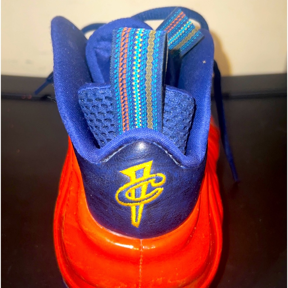 Nike foam sneakers